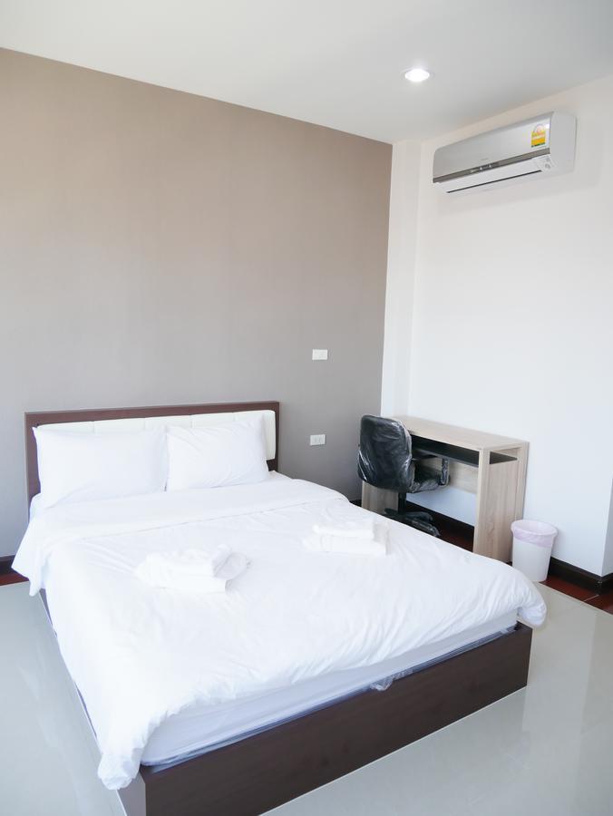 Room58 Bangkok Exterior photo